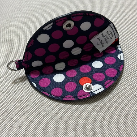 Vera Bradley ford holder. Snaps and had a d ring - Picture 3 of 5